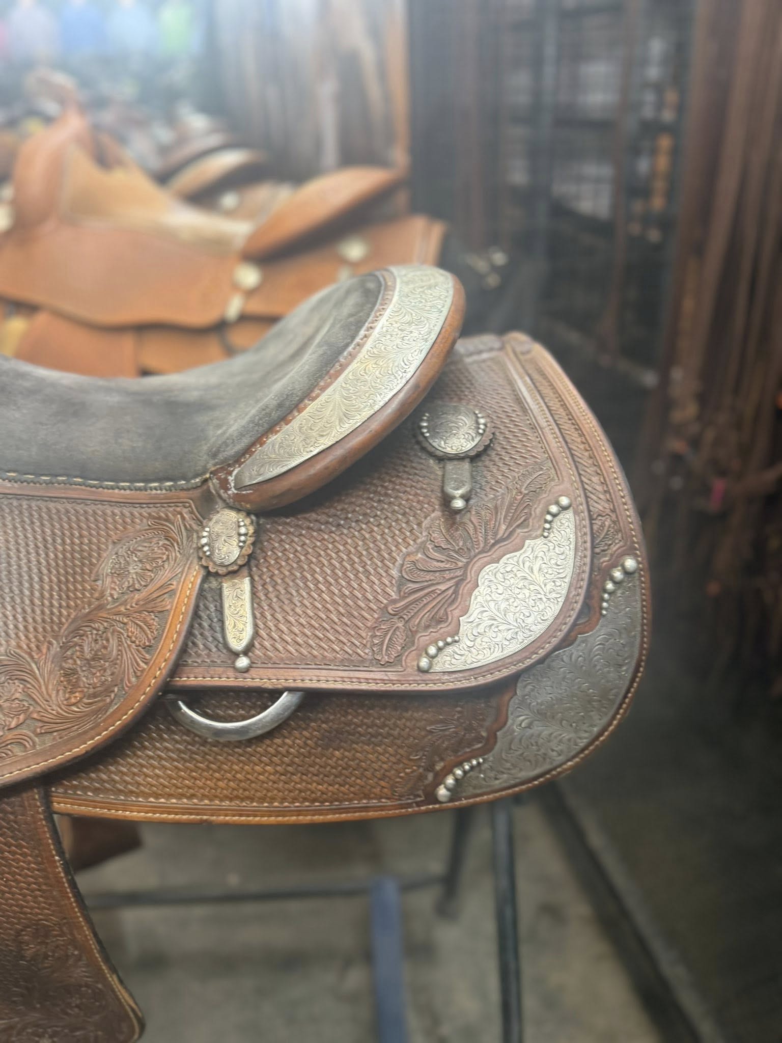 Silver cantle binding and corner plates